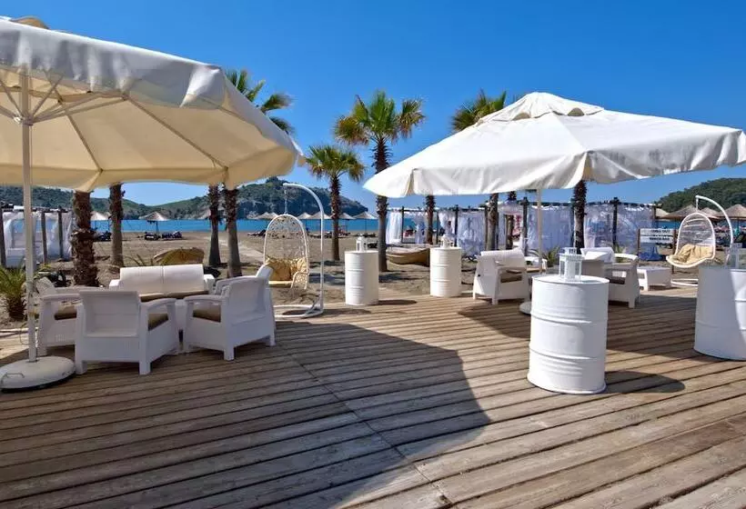 בית מלון כפרי Tui Magic Life Sarigerme