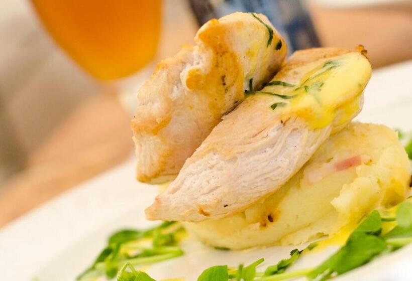 Norfolk Arms Hotel, Ringinglow