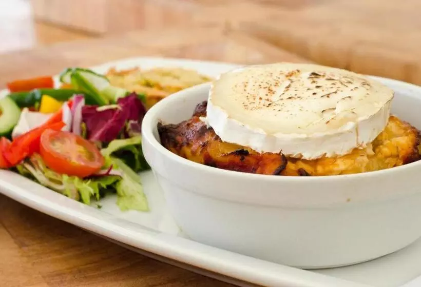 Norfolk Arms Hotel, Ringinglow