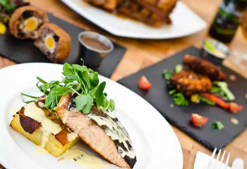 Norfolk Arms Hotel, Ringinglow