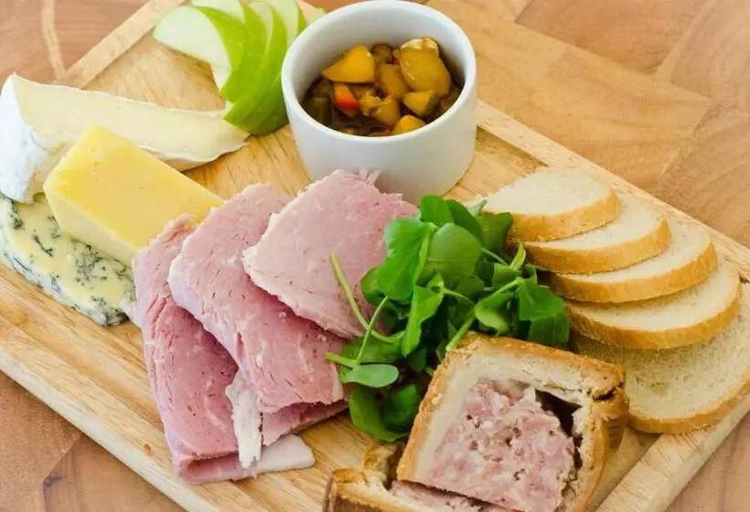 Norfolk Arms Hotel, Ringinglow