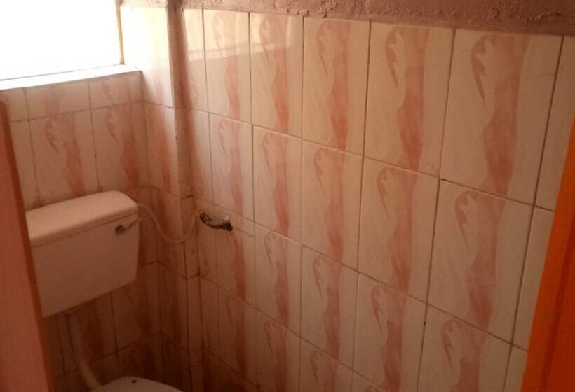 هتل Banana Leaf Lodge