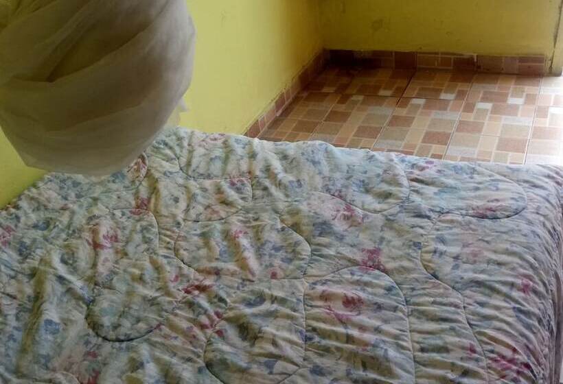 هتل Banana Leaf Lodge