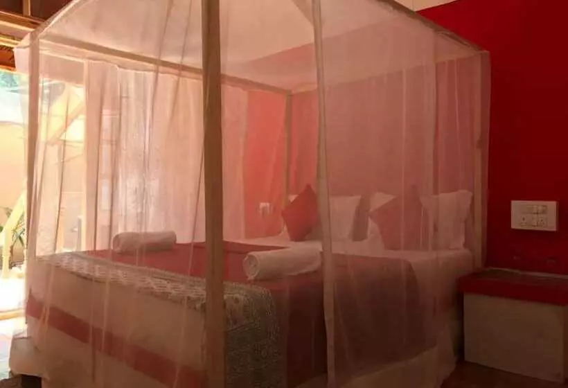 ホテル Clara's Huts