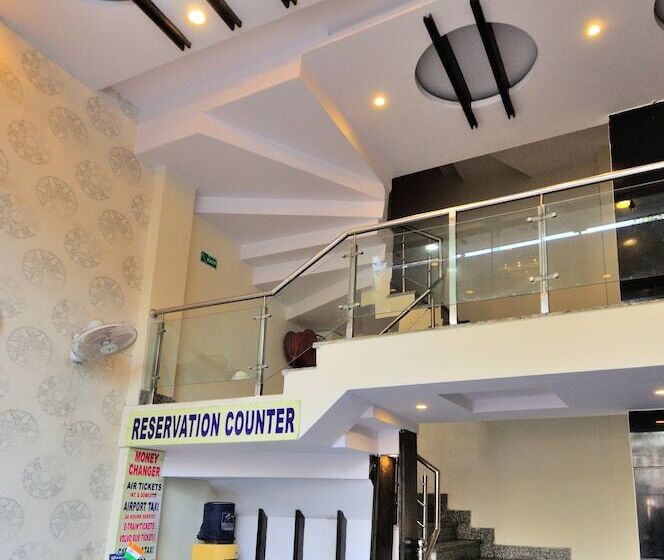 ホテル Gold Star Inn