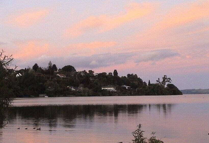 Koutu Beach Bed And Breakfast