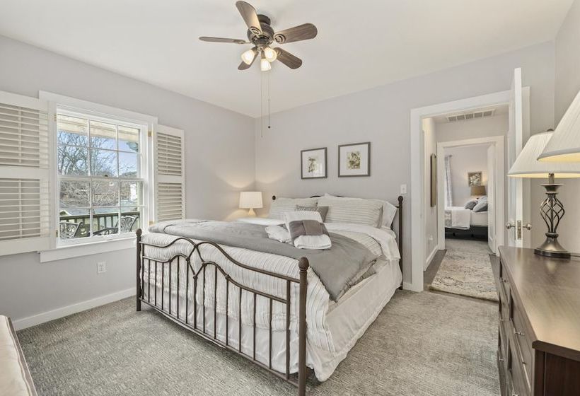 Park Place Cottage Downtown Fayetteville Walk Everywhere!