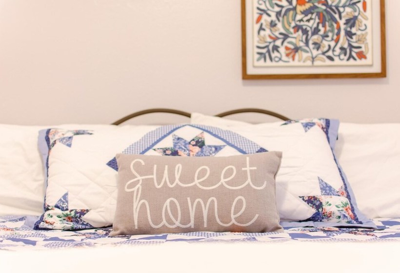 Park Place Cottage Downtown Fayetteville Walk Everywhere!