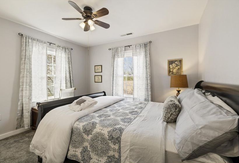 Park Place Cottage Downtown Fayetteville Walk Everywhere!