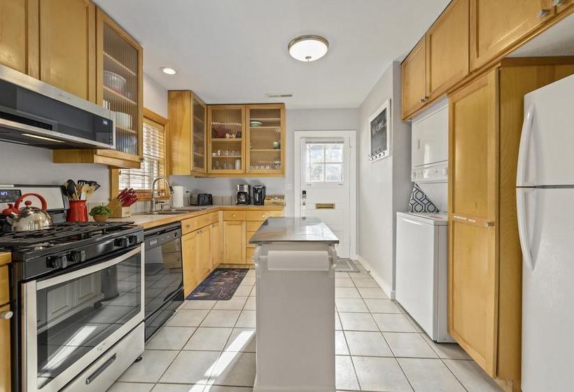 Park Place Cottage Downtown Fayetteville Walk Everywhere!