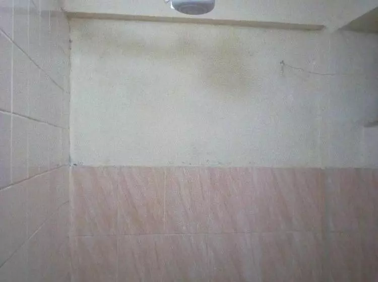 پانسیون Kings And Queens Lounge