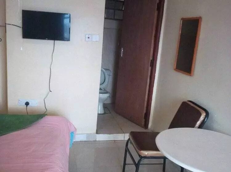 پانسیون Kings And Queens Lounge