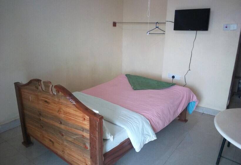 پانسیون Kings And Queens Lounge