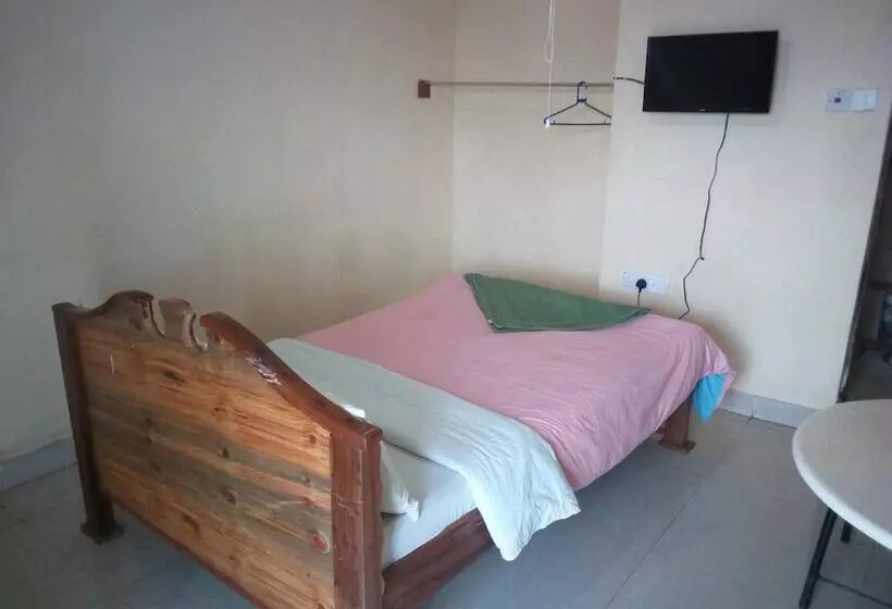 پانسیون Kings And Queens Lounge