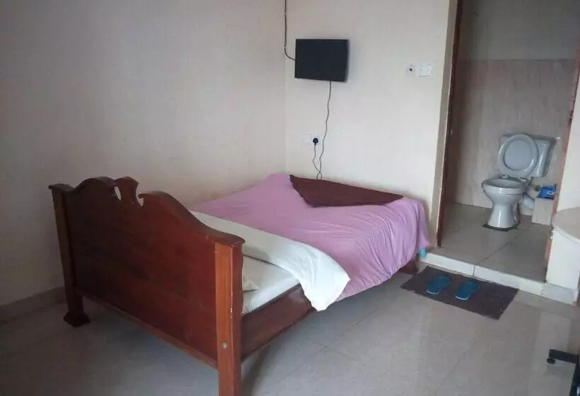 پانسیون Kings And Queens Lounge