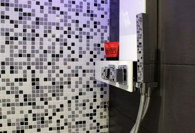 هتل Hub Navona