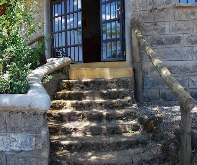 هتل Maili Saba Camp