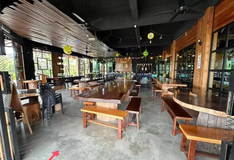 ホテル Capital O 89333 Musse