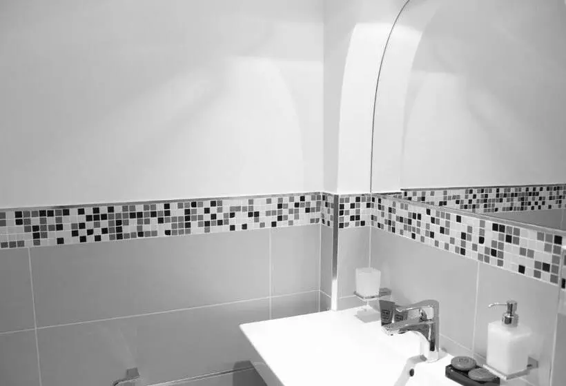 هتل Hub Navona