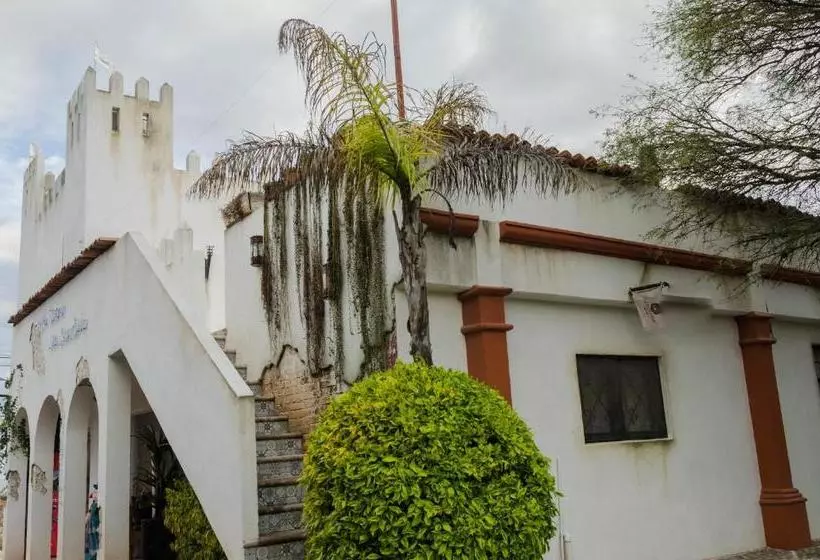 ホテル Alborada Bernal