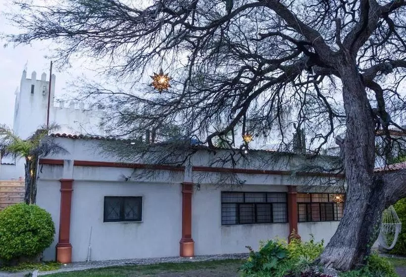 ホテル Alborada Bernal