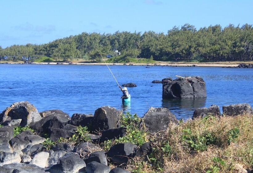 هتل Gite Des Acacias