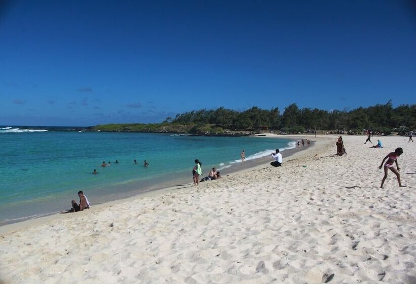 هتل Gite Des Acacias