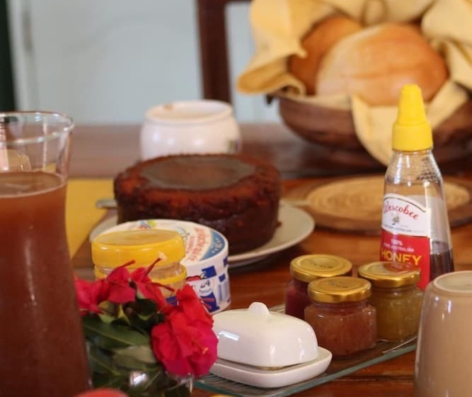 هتل Gite Des Acacias