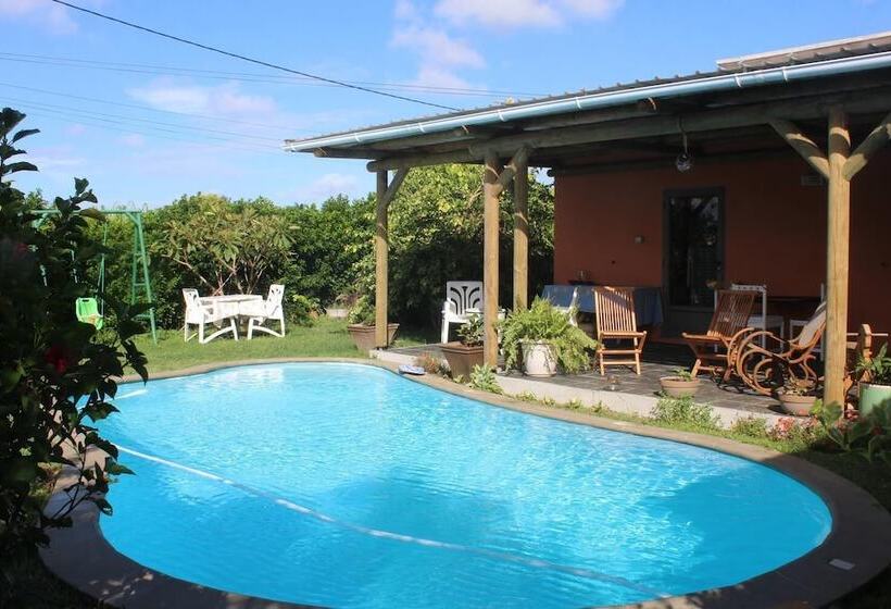 هتل Gite Des Acacias