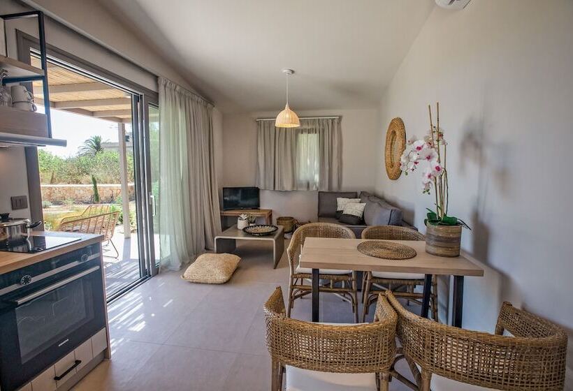 בית מלון כפרי Grand Blue Beach Residences