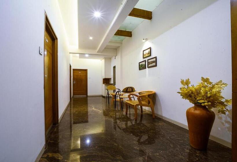 בית מלון כפרי Sri Sri Executive, Kolhapur