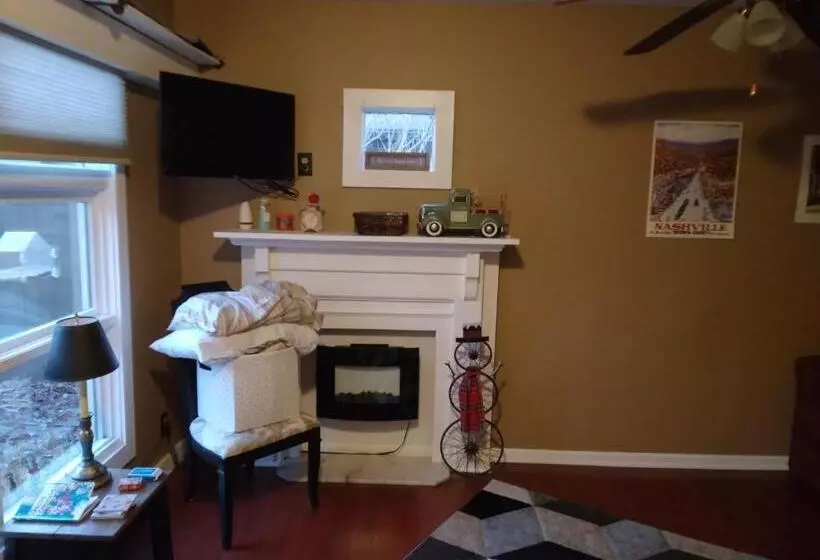 Aamiaismajoitus (B&B) Betty Lous Garden