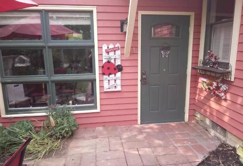 Aamiaismajoitus (B&B) Betty Lous Garden