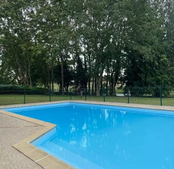 Aamiaismajoitus (B&B) Château De Montaupin