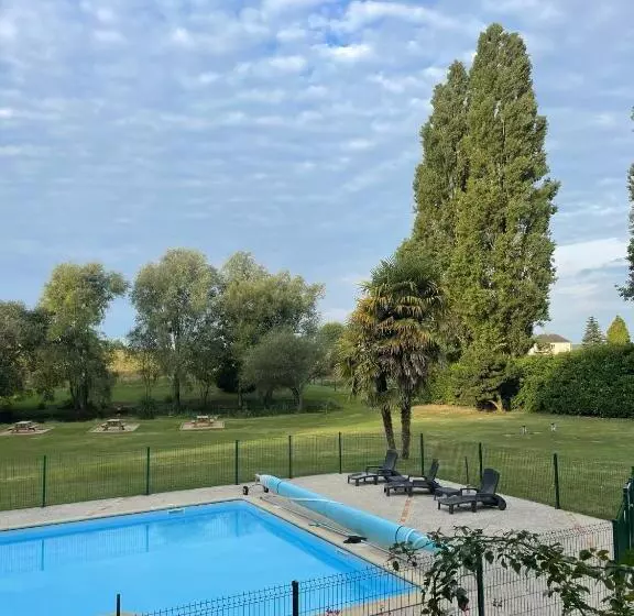 Aamiaismajoitus (B&B) Château De Montaupin