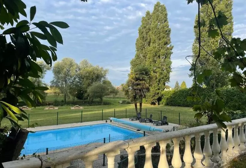 Aamiaismajoitus (B&B) Château De Montaupin