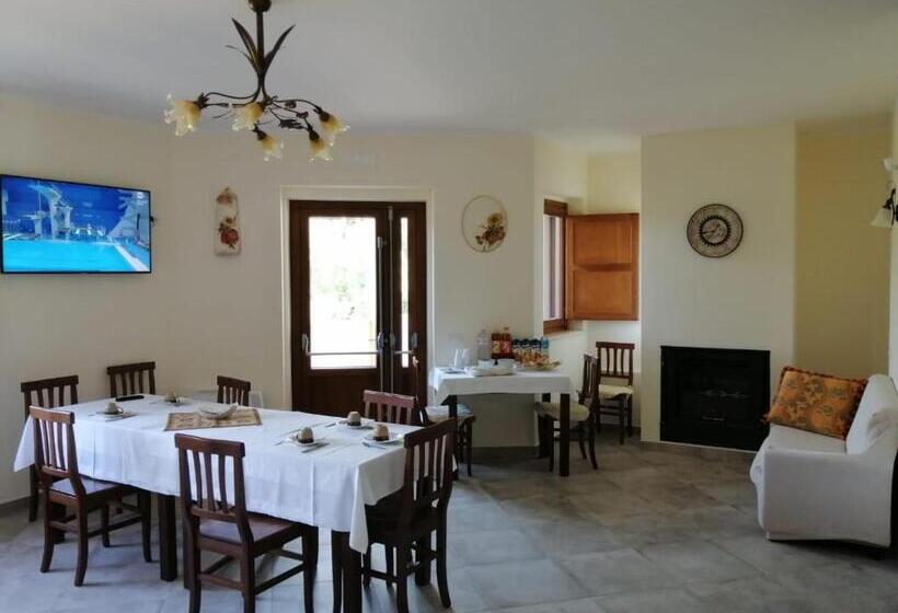 هتل Agriturismo Cuorelieto Del Cilento