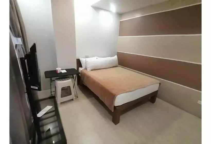 ホテル Capital O 811 Tri A S Building