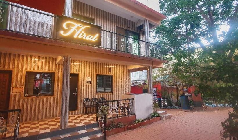 Hotel Hiral Residency