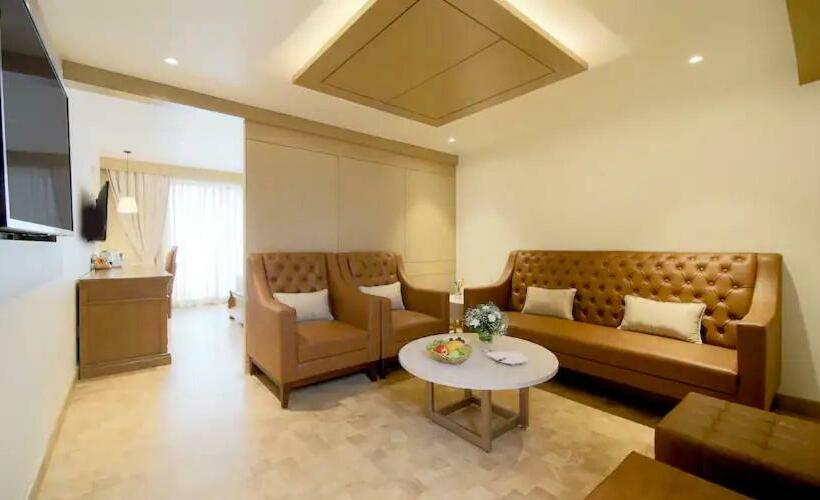 هتل Jade Suites Luxury Boutique