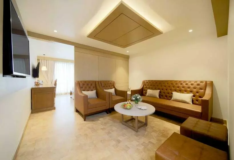ホテル Jade Suites Luxury Boutique