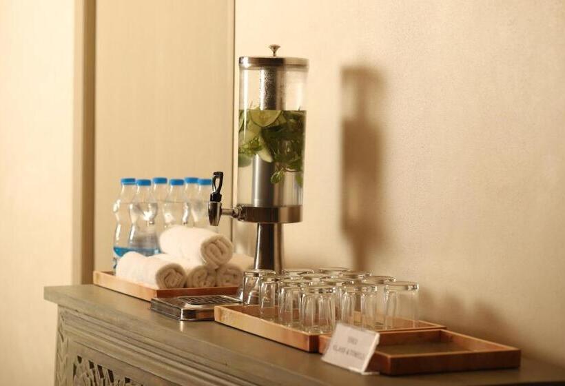 هتل Jade Suites Luxury Boutique