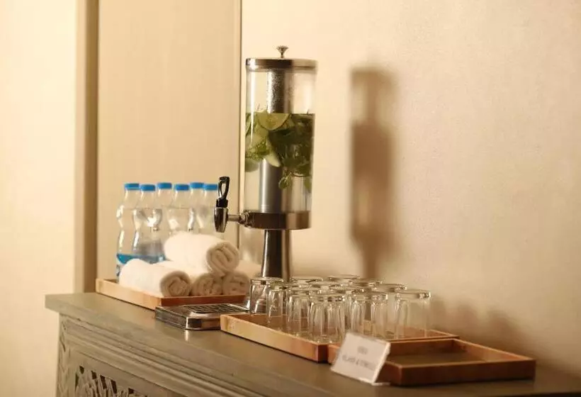 ホテル Jade Suites Luxury Boutique