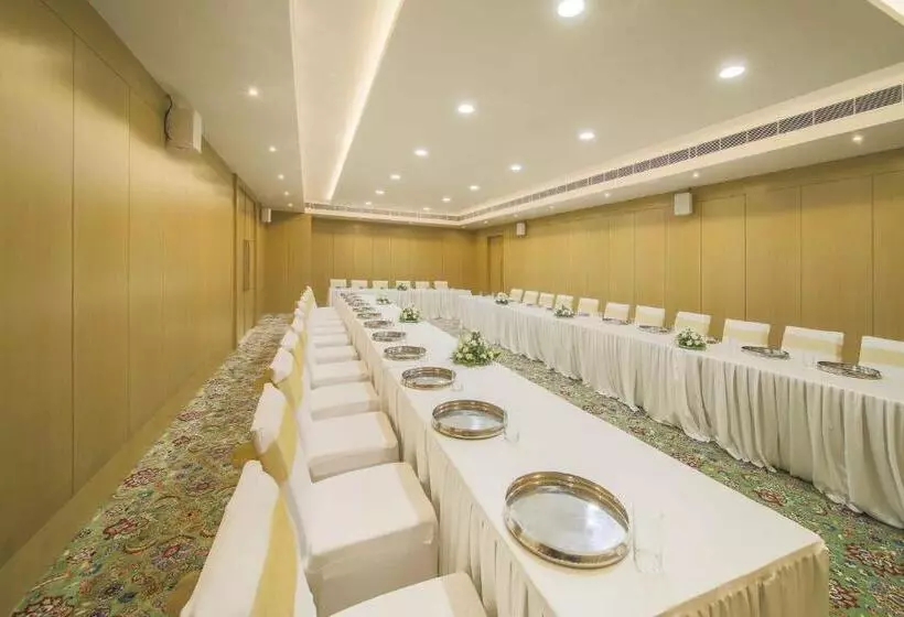 ホテル Jade Suites Luxury Boutique