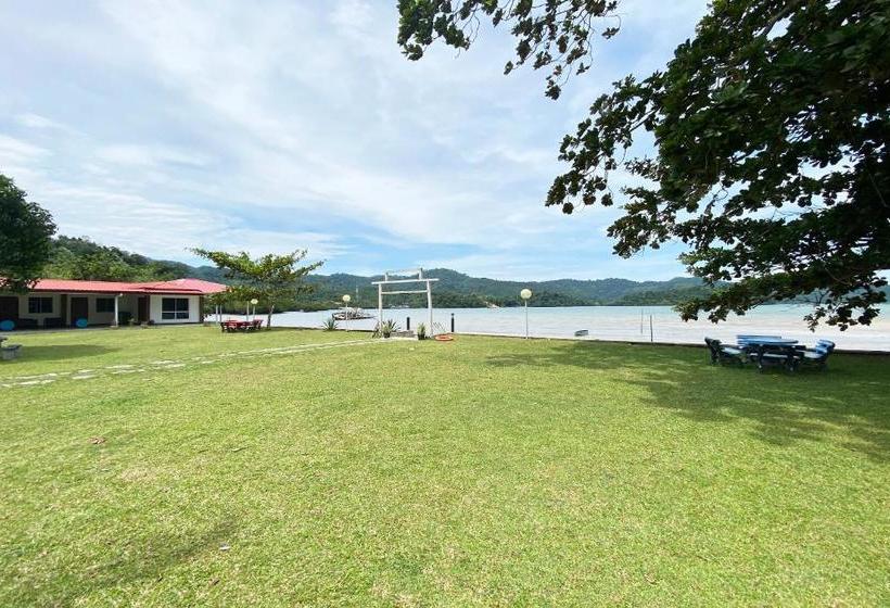 Hotel Oyo 90319 Ambong Bay Resthouse Homes