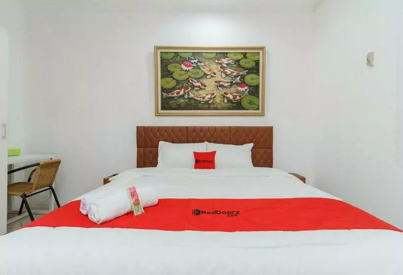 ホテル Reddoorz Syariah Near Universitas Borobudur