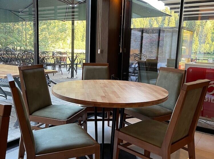 Hotel Savsat Karagol