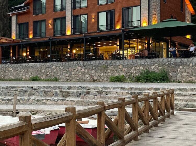 Hotel Savsat Karagol