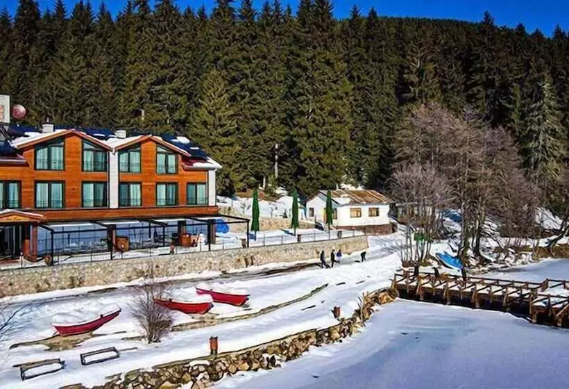 Hotelli Savsat Karagol