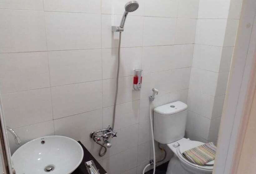 Szálloda The Wisma Solo Syariah